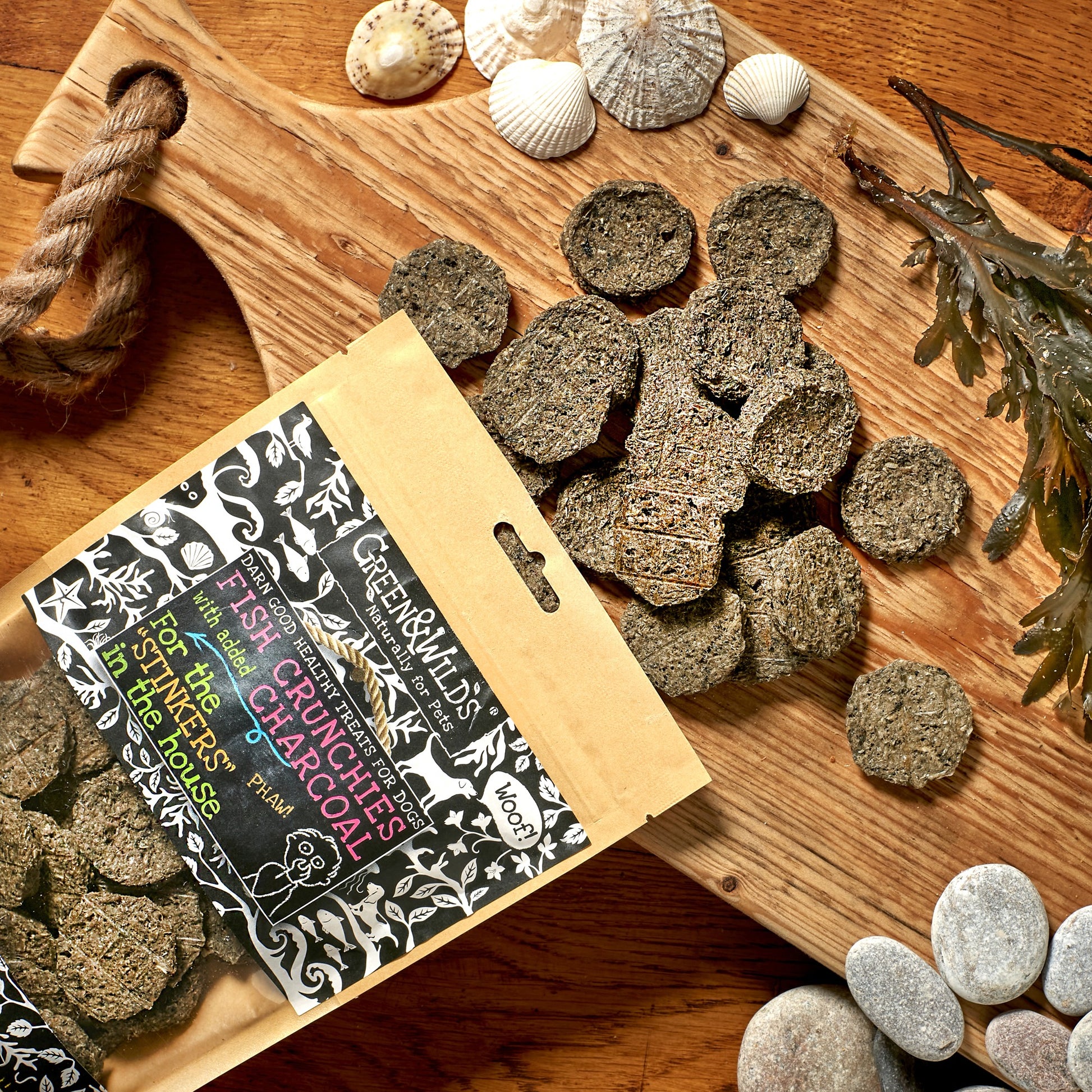 Fish Crunchies with Charcoal 100g overhead view