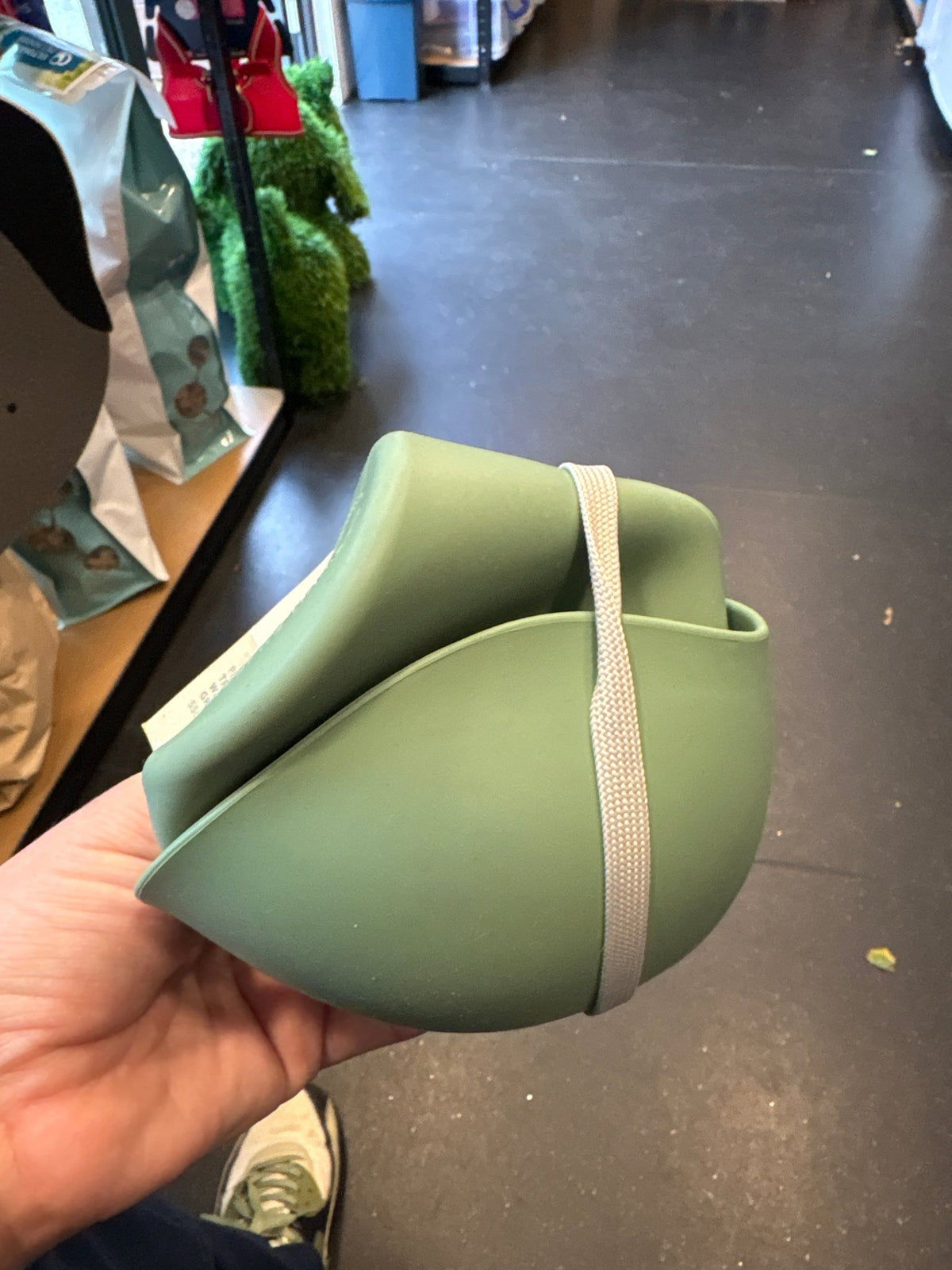 Travel water bottle