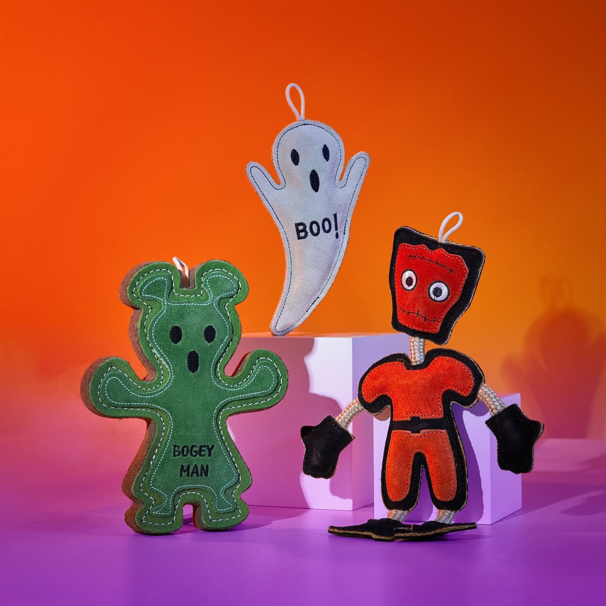 Green & Wilds Boo Hoo Ghost with other Halloween toys